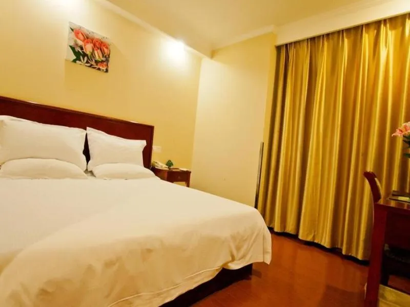 Bed in GreenTree Inn Jiangsu Nanjing Olympic Sports Center Express Hotel