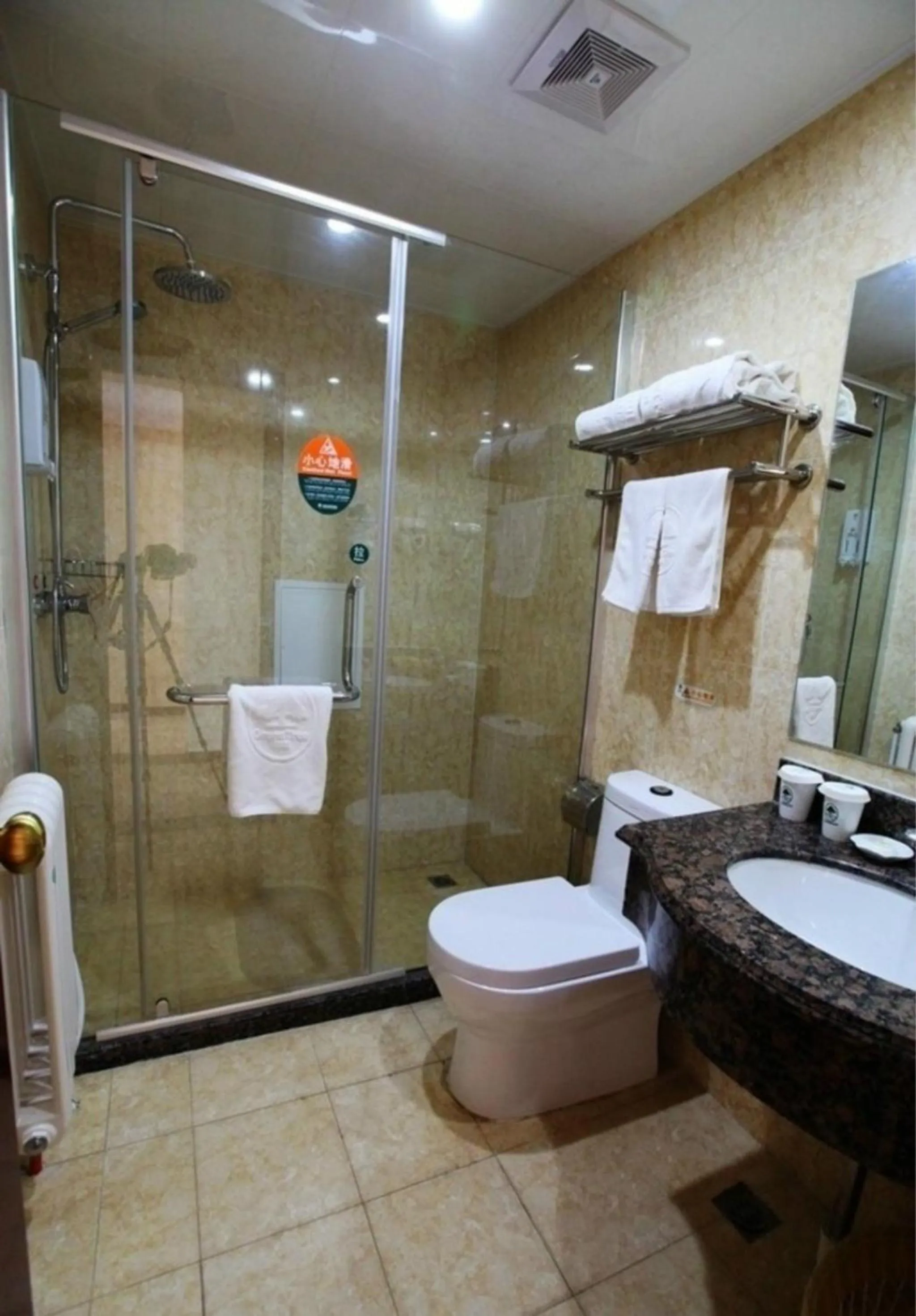 Bathroom in GreenTree Inn Zhangjiakou Public Security Plaza Express Hotel