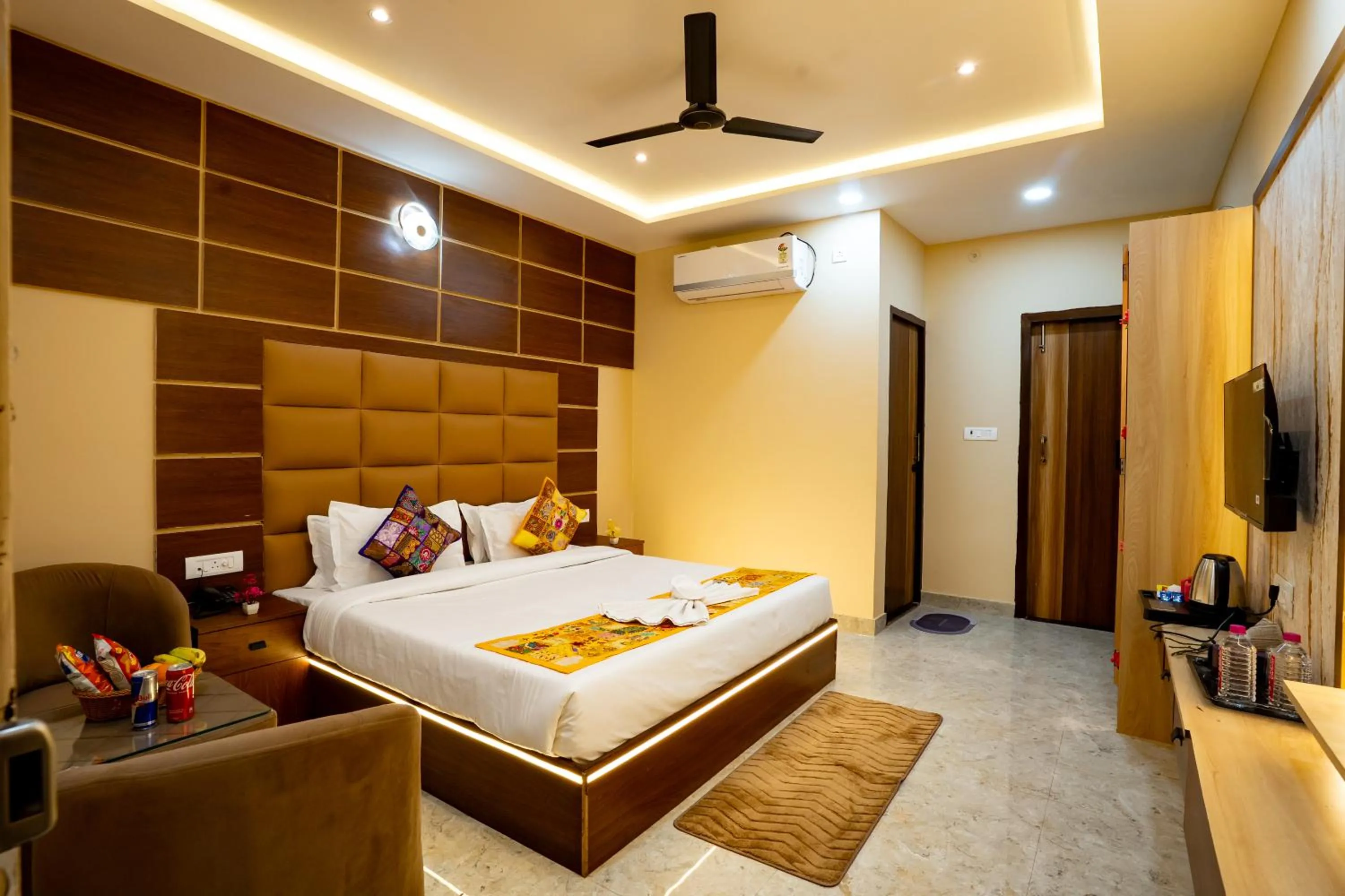 Hotel VS Residency