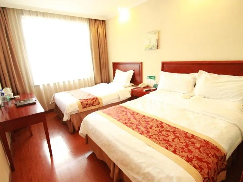 Bed in GreenTree Inn Datong West Xiangyang Street Express Hotel
