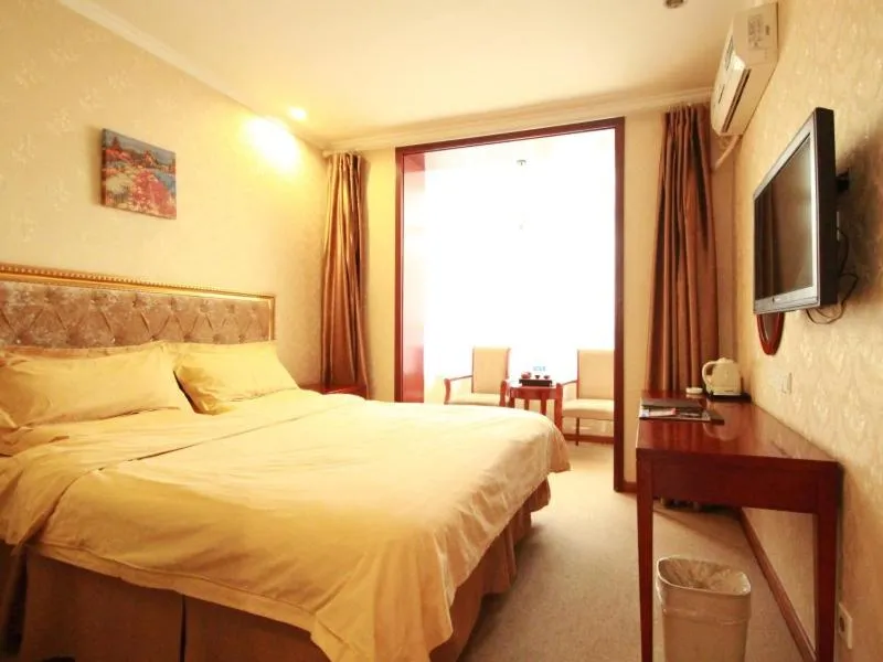 Bed in GreenTree Inn Datong West Xiangyang Street Express Hotel