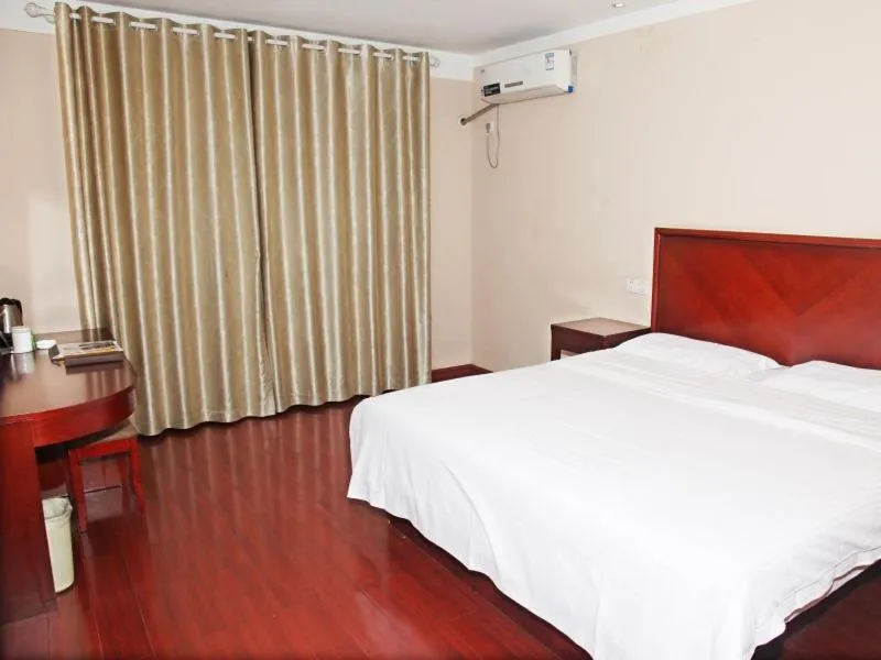 GreenTree Inn ShanXi ChangZhi West JieFang Street South YingXiong Road Express Hotel