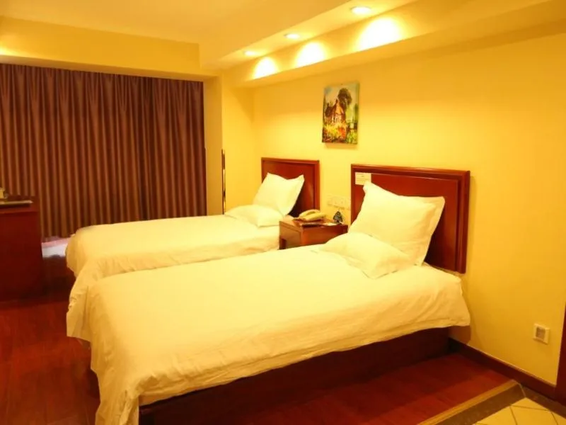 Bed in GreenTree Inn Liaoning Chaoyang City Chaoyang Street Fangzhi Road Express Hotel