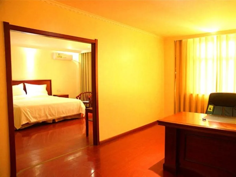 Bed in GreenTree Inn Shandong Heze Development Zone Guangzhou Road Yuehua Express Hotel