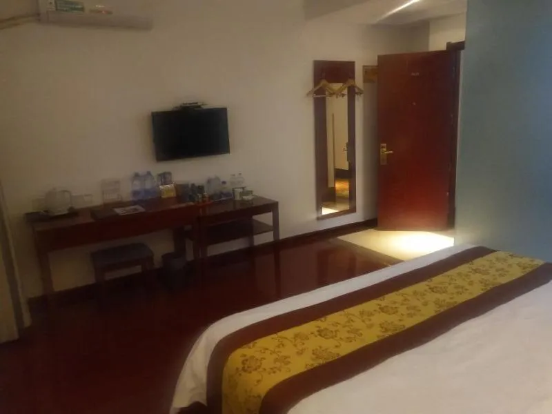 Bed in GreenTree Inn Shandong Heze Development Zone Guangzhou Road Yuehua Express Hotel
