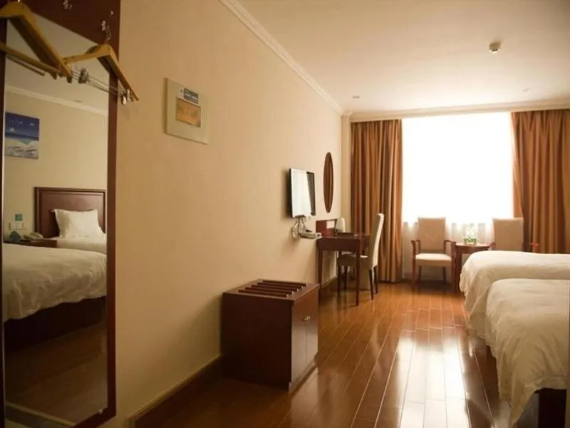 Bed in GreenTree Inn ZiBo LiuQuan Road Wal-Mart Square Express Hotel
