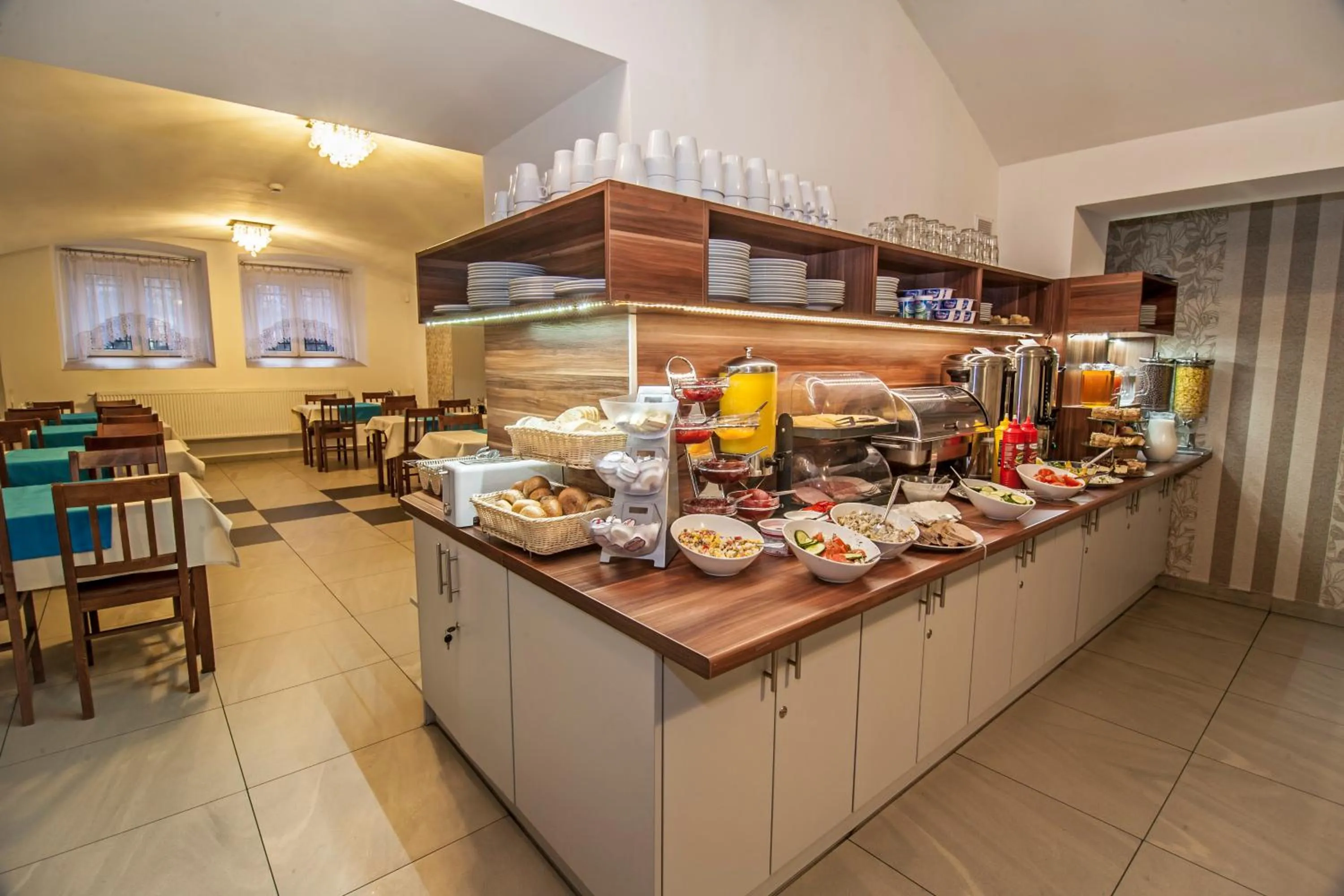 Buffet breakfast in Metropolitan Apartments