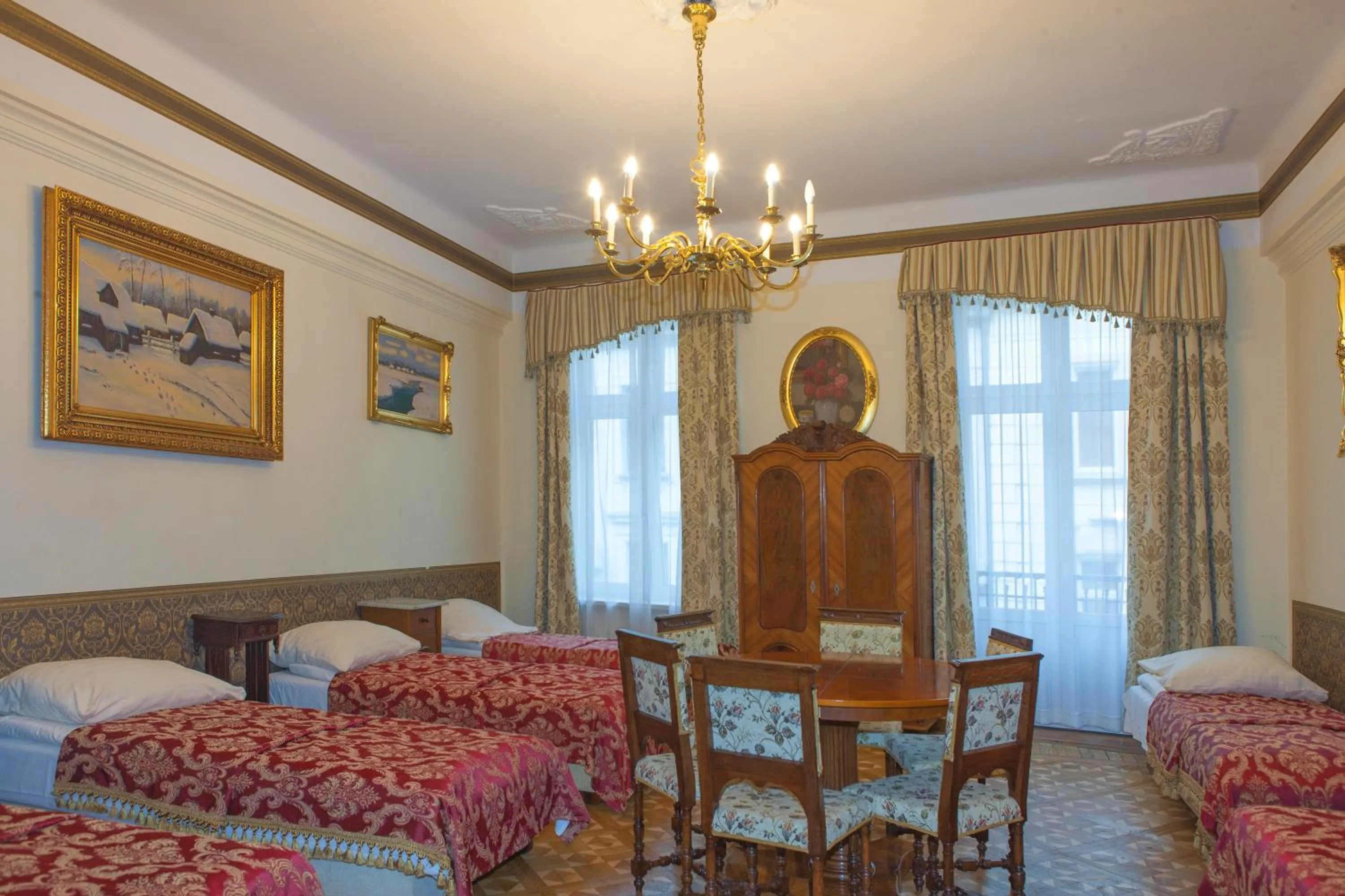 Photo of the whole room in Metropolitan Apartments