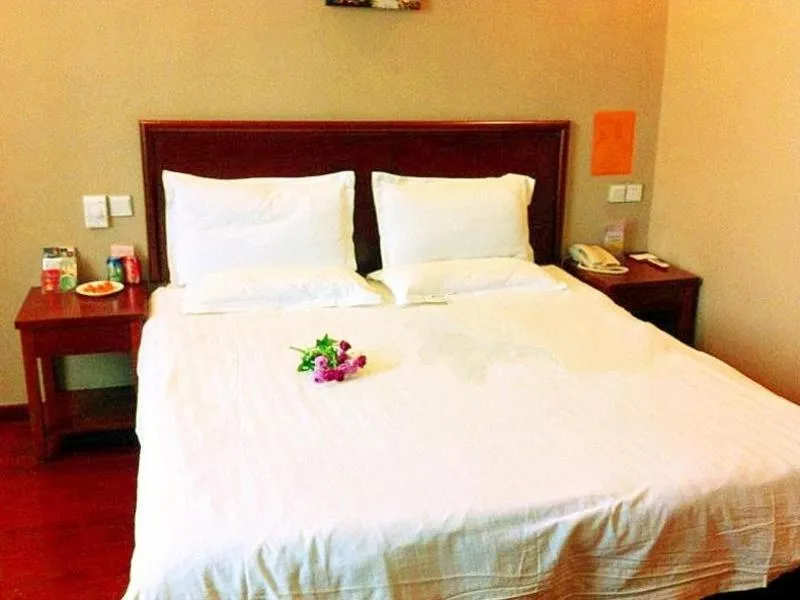Bed in GreenTree Inn Shandong Jining Jinxiang Jinmanke Avenue Express Hotel