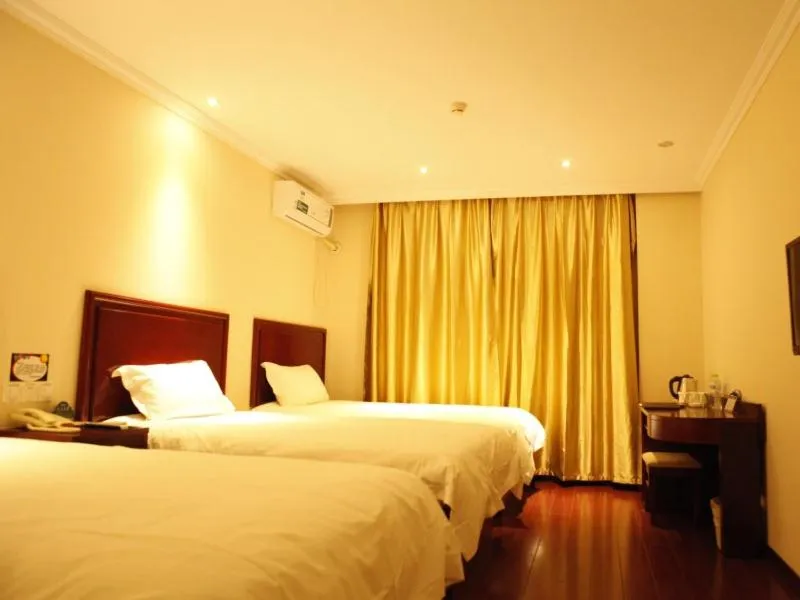 Bed in GreenTree Inn Shandong Zaozhuang Xuecheng District Road Taishan Road Road Communist Youth League School Express Hotel