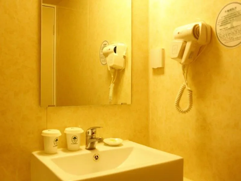 GreenTree Inn Shandong Zaozhuang Xuecheng District Road Taishan Road Road Communist Youth League School Express Hotel