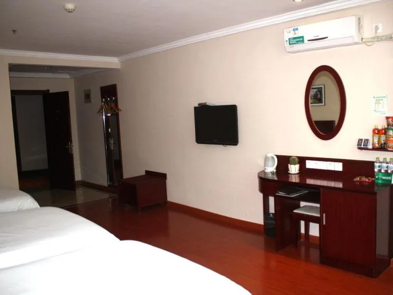 Bed in GreenTree Inn Shandong Liaocheng Chiping East Huixin Road Business Hotel