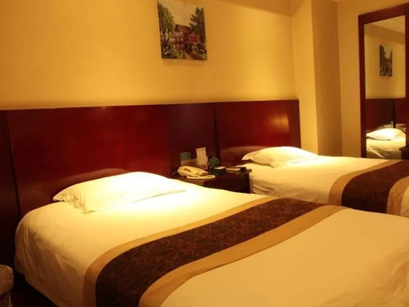Bed in GreenTree Inn Gansu Wuwei East Beiguan Road Express Hotel