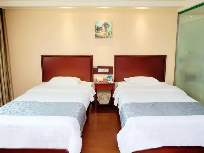 Bed in GreenTree Inn Henan Zhengzhou West Changjang Road Business Hotel
