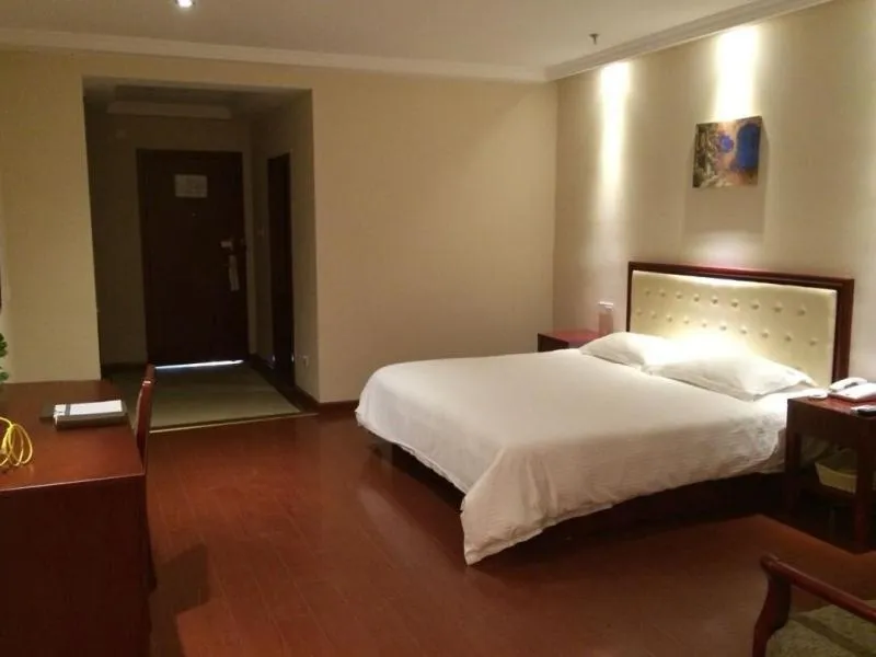 Bed in GreenTree Inn Jiangsu Wuxi Hudai FuAn Commercial Plaza Business Hotel