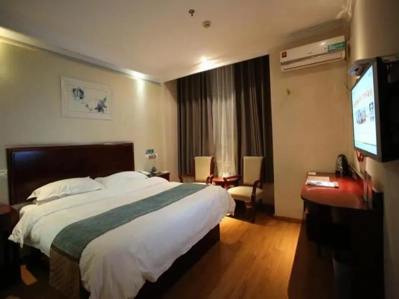 Bed in GreenTree Inn JiangSu WuXi YangJian XiHu Road Express Hotel