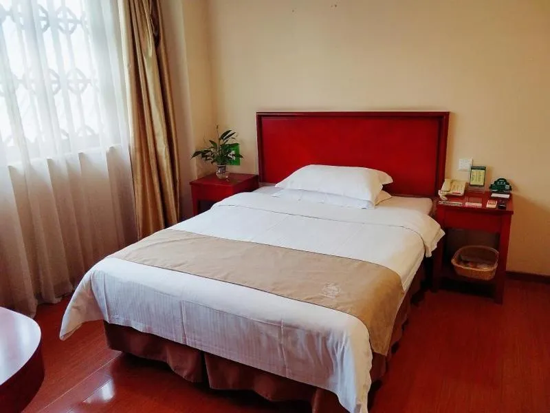 Bed in GreenTree Inn Jiangsu Suzhou Changshu Fangta Park Pedestrian Street Business Hotel