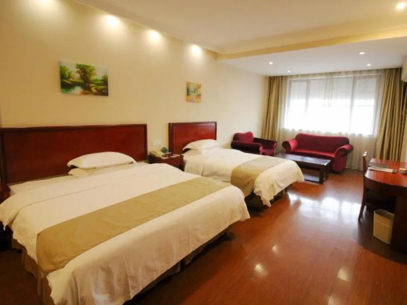 Bed in GreenTree Inn Jiangsu Suzhou Changshu Fangta Park Pedestrian Street Business Hotel