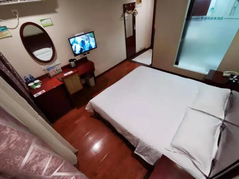 Bed in Greentree Inn Jiangsu Suzhou Kunshan Development Zone Penglang Xinxing Road Express Hotel
