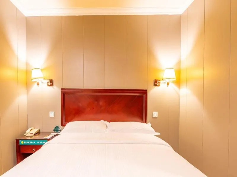 Bed in GreenTree Inn Jiangsu Suzhou Mudu Ancient Street Express Hotel