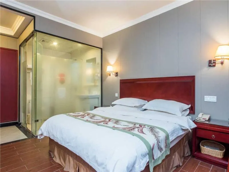 Bed in GreenTree Inn Jiangsu Suzhou Mudu Ancient Street Express Hotel