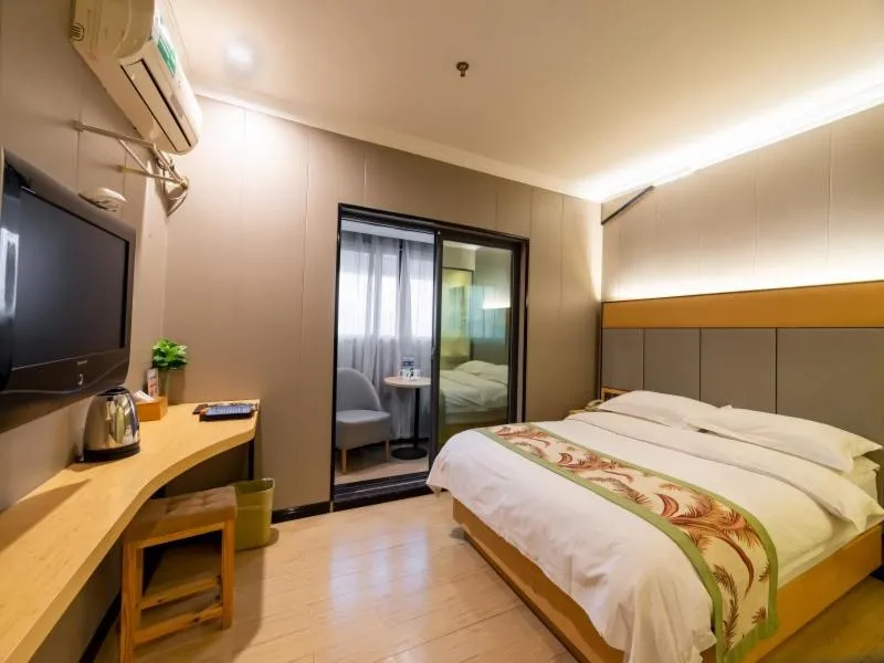 Bed in GreenTree Inn Jiangsu Suzhou Mudu Ancient Street Express Hotel