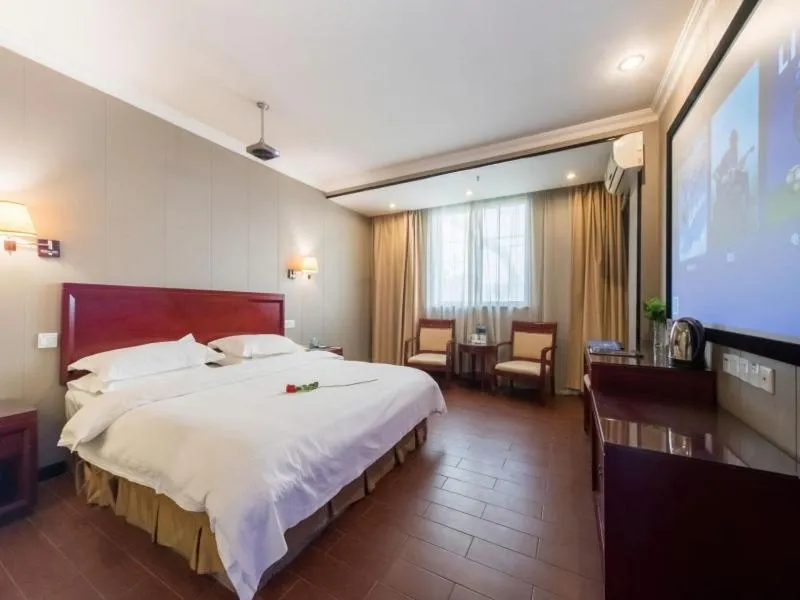 Bed in GreenTree Inn Jiangsu Suzhou Mudu Ancient Street Express Hotel