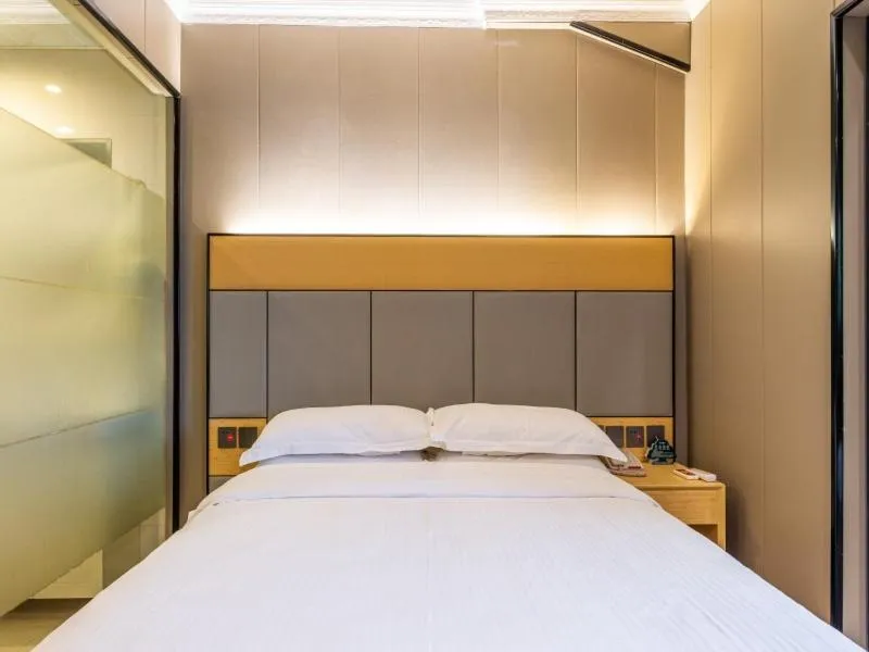 Bed in GreenTree Inn Jiangsu Suzhou Mudu Ancient Street Express Hotel