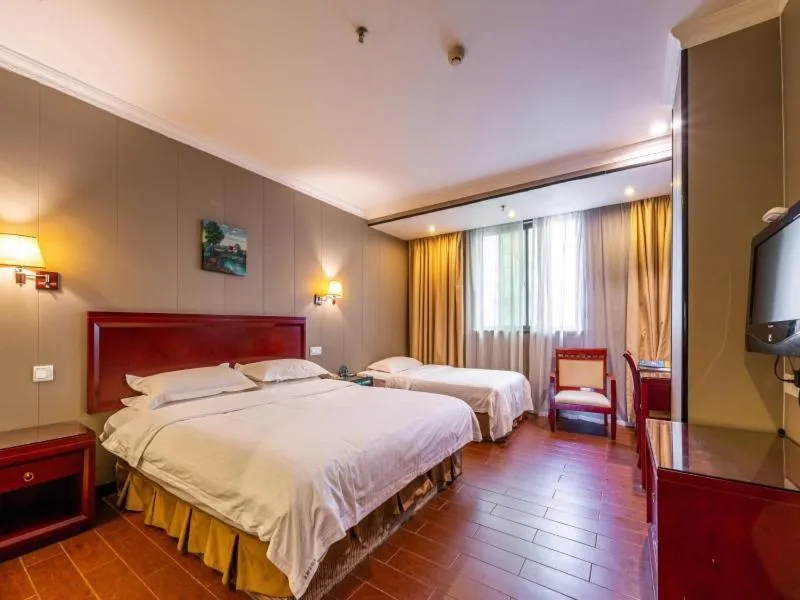 Bed in GreenTree Inn Jiangsu Suzhou Mudu Ancient Street Express Hotel