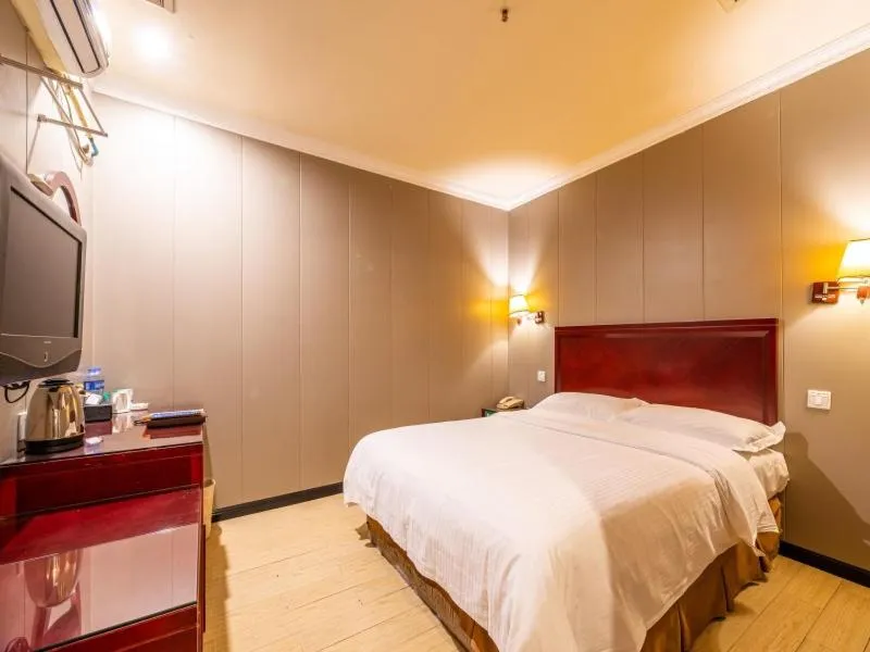 Bed in GreenTree Inn Jiangsu Suzhou Mudu Ancient Street Express Hotel