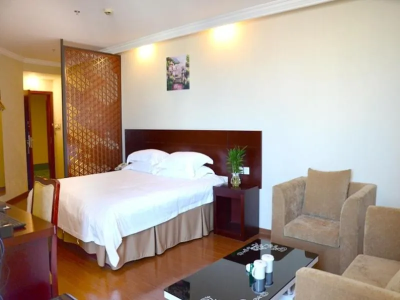 Bed in GreenTree Inn Jiangsu Nantong Rugao Haiyang Road Tiancheng Business Hotel