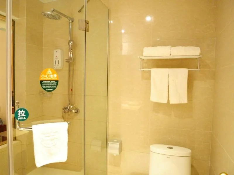 GreenTree Inn Jiangsu Yancheng Dongtai Jianggang Yingbin Road Gangcheng Avenue Business Hotel