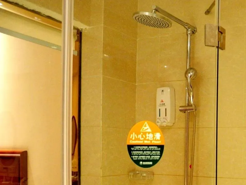 GreenTree Inn Jiangsu Yancheng Dongtai Jianggang Yingbin Road Gangcheng Avenue Business Hotel