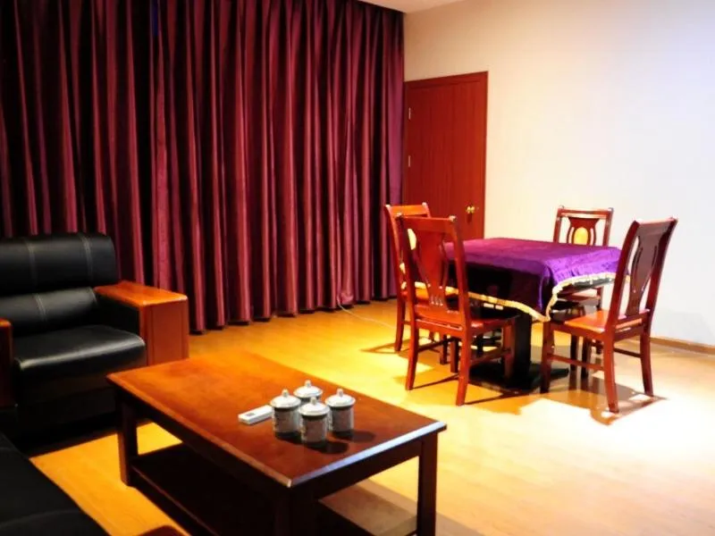 GreenTree Inn Jiangsu Yancheng Dongtai Jianggang Yingbin Road Gangcheng Avenue Business Hotel
