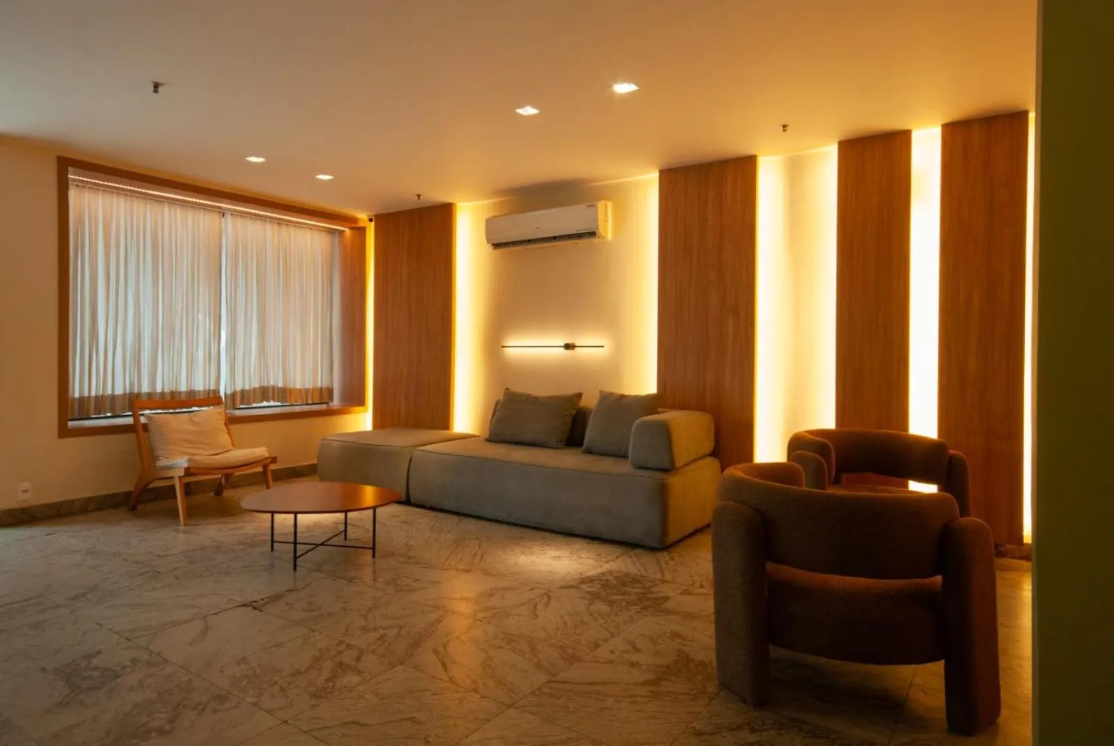 Lobby or reception in Regency Copacabana Hotel