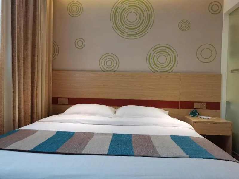 Bed in GreenTree Inn Jiangsu Xuzhou Yunlong District West Gate of Yunlong Public Park Express Hotel
