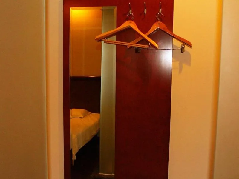 Bed in GreenTree Inn Jiangsu Xuzhou Yunlong District West Gate of Yunlong Public Park Express Hotel