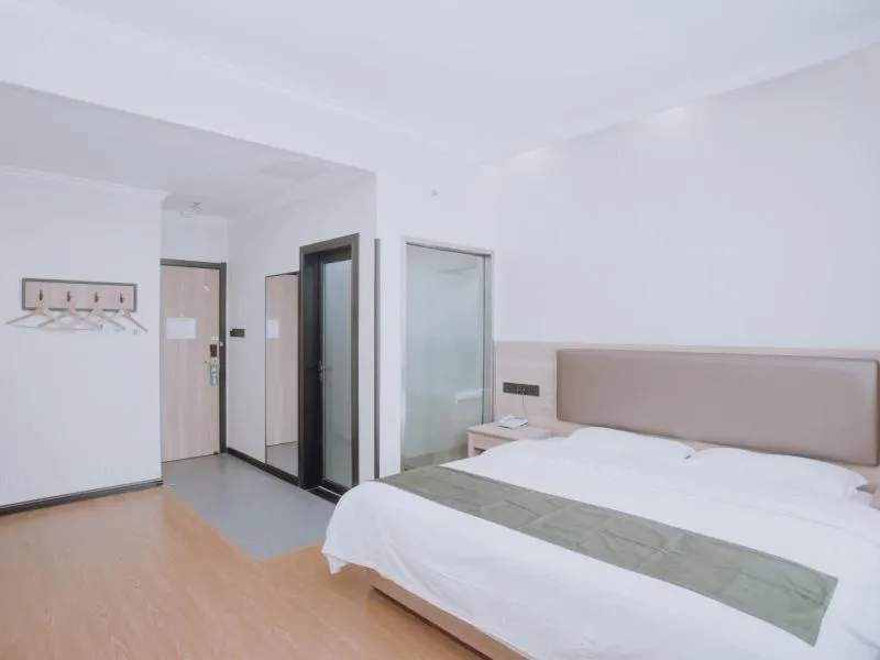 Bed in GreenTree Inn JiangSu HuaiAn North ChengDe Road East BeiJing Road Express Hotel