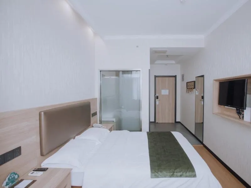Bed in GreenTree Inn JiangSu HuaiAn North ChengDe Road East BeiJing Road Express Hotel