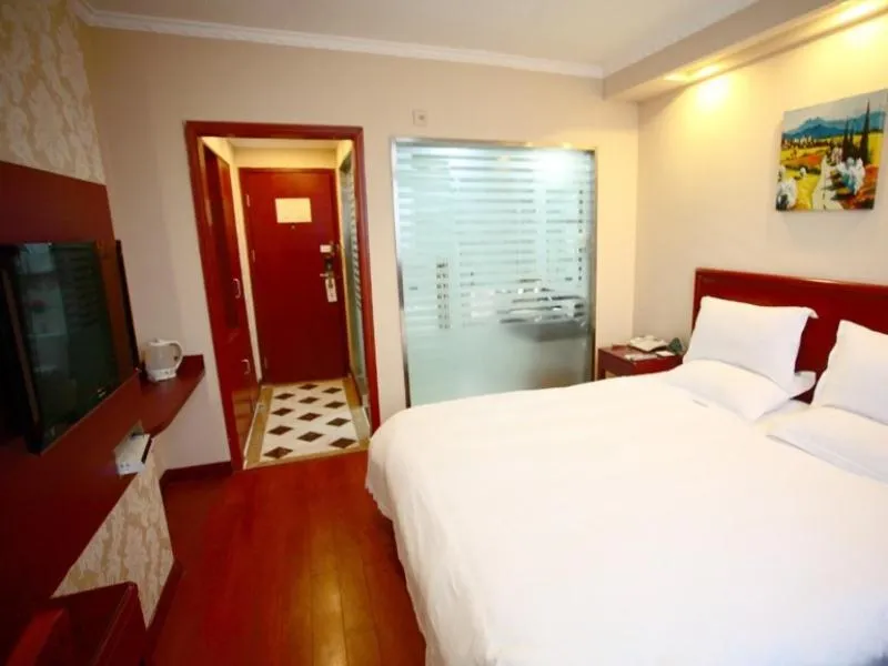 Bed in GreenTree Inn Jiangsu Huaian Chuzhou Avenue Business Hotel