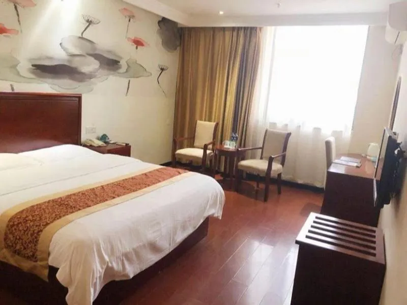 Bed in GreenTree Inn Jiangsu Lianyungang Donghai New Bus Station Express Hotel
