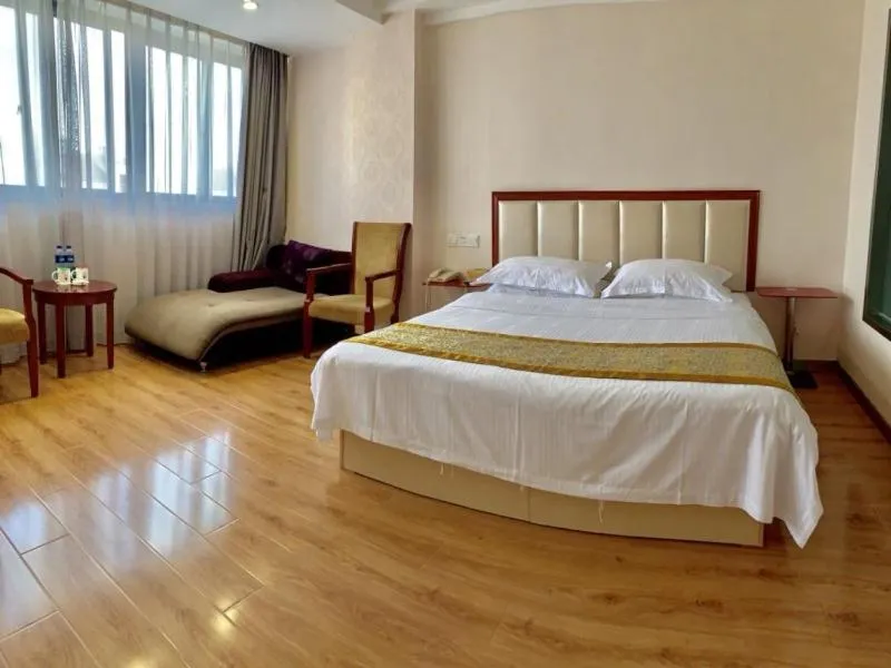 GreenTree Inn Jiangsu Changzhou Jinghu High-speed Rail North Station Business Hotel