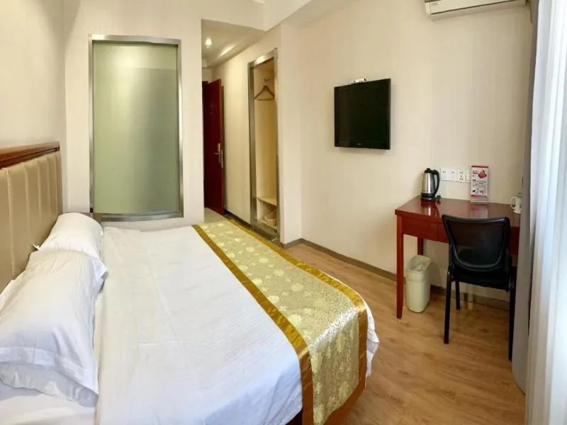 GreenTree Inn Jiangsu Changzhou Jinghu High-speed Rail North Station Business Hotel