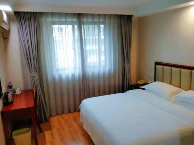 GreenTree Inn Jiangsu Changzhou Jinghu High-speed Rail North Station Business Hotel