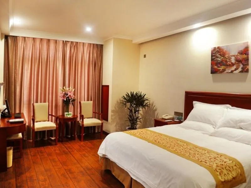 Bed in GreenTree Inn Jiangsu Changzhou Hutang Textile City Business Hotel
