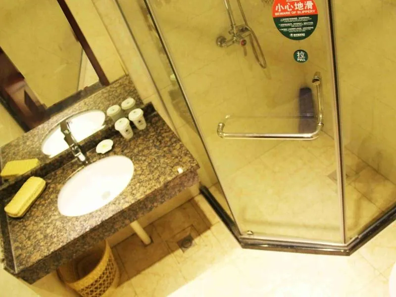 GreenTree Inn Shandong Qingdao Development District SDUST Express Hotel