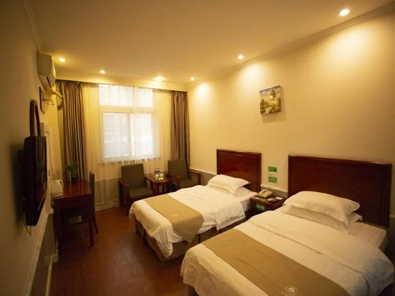 Bed in GreenTree Inn Anhui Hefei Lianhua Road Express Hotel