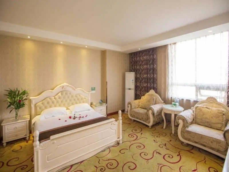 Bed in Greentree Inn Anhui Hefei South High-speed Rail Station Fanhua Avenue Haiheng Express Hotel