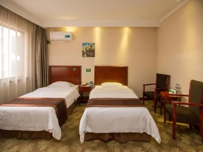 Bed in Greentree Inn Anhui Hefei South High-speed Rail Station Fanhua Avenue Haiheng Express Hotel