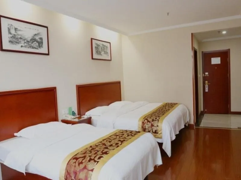 Bed in GreenTree Inn Anhui Hefei Lujiang Yulongwan Express Hotel